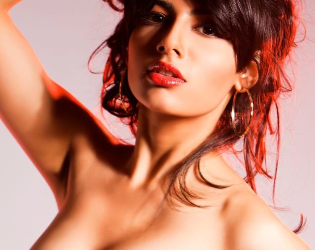 Vanya Mishra hot pics