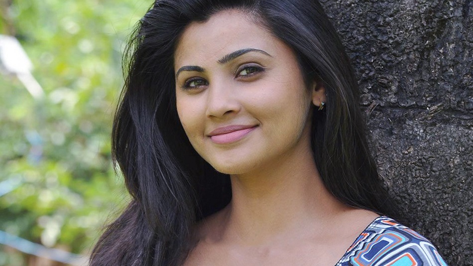 Latest Pics Daisy Shah