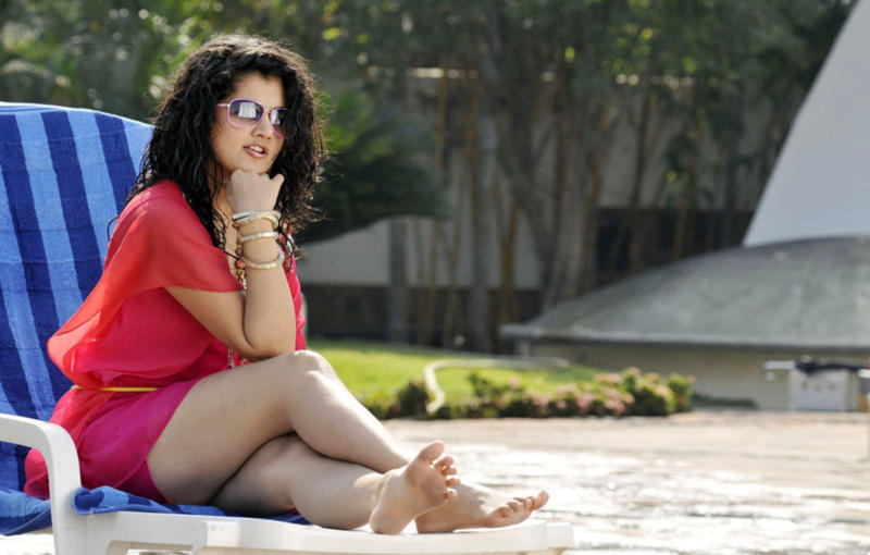 Taapsee Pannu Bikini Photo Wallpapers And Sexy Hot Images Latest Photoshoot In Hd