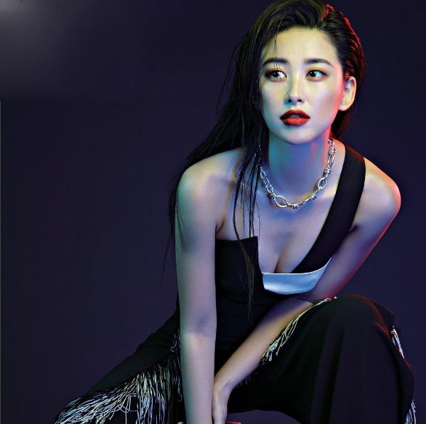 15 Hot Photos of Chinese Actress Zhu Zhu, Spicy Bikini Photoshoot & Pics - FunRoundup.com