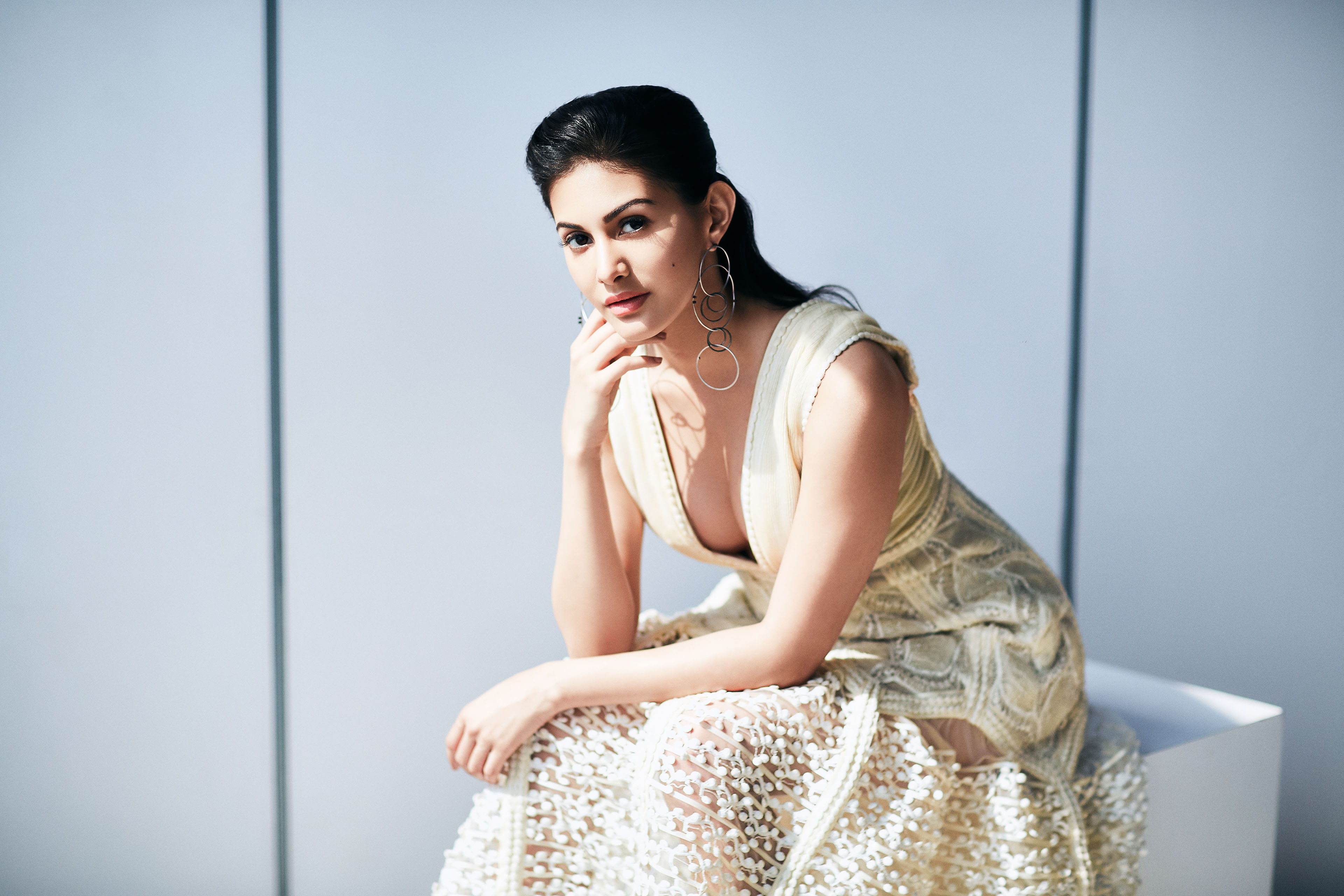 Hot & Bold Pictures of Amyra Dastur, Actress Hd Photo 