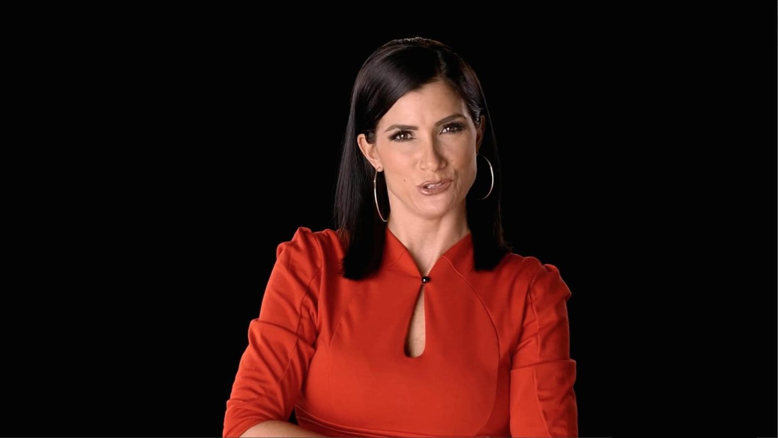 29 Dana Loesch Bikini Sizzles in Hot & Sexy Beach Photoshoot