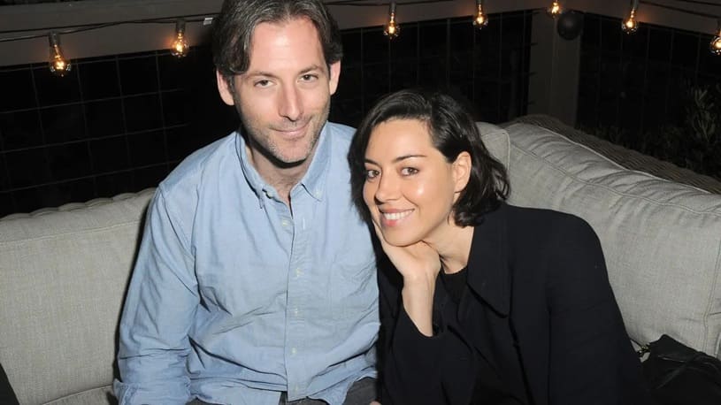 Aubrey Plaza Gets Real About Grief On Amy Poehler’s Podcast