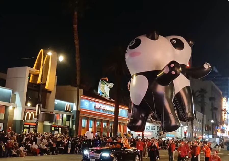 Hollywood Christmas Parade 2025